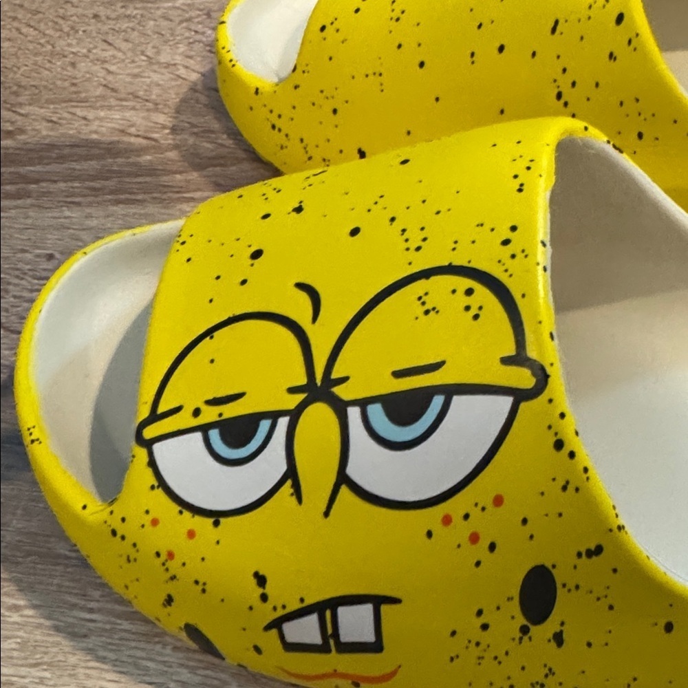 SpongeBob Shoes - Picture 3 of 4